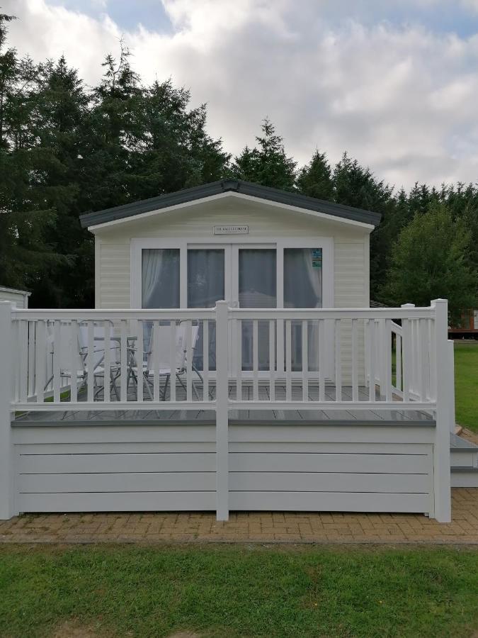 The Kalos Retreat - Hot Tub Lodge With Free 18 Hole Golf Course Swarland Екстер'єр фото
