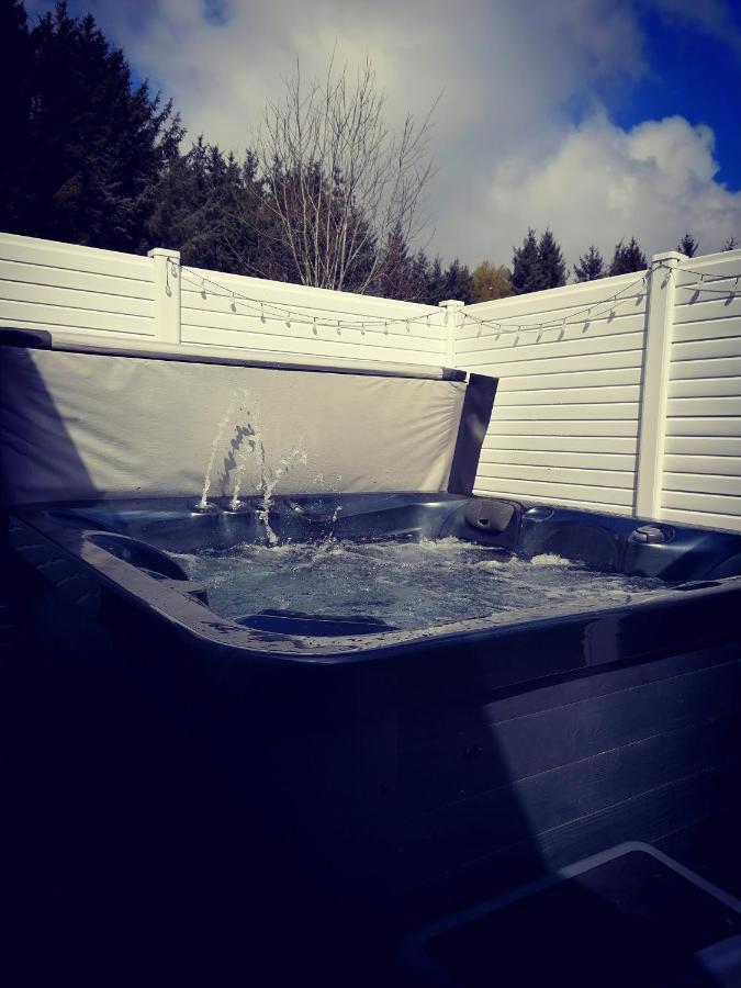 The Kalos Retreat - Hot Tub Lodge With Free 18 Hole Golf Course Swarland Екстер'єр фото