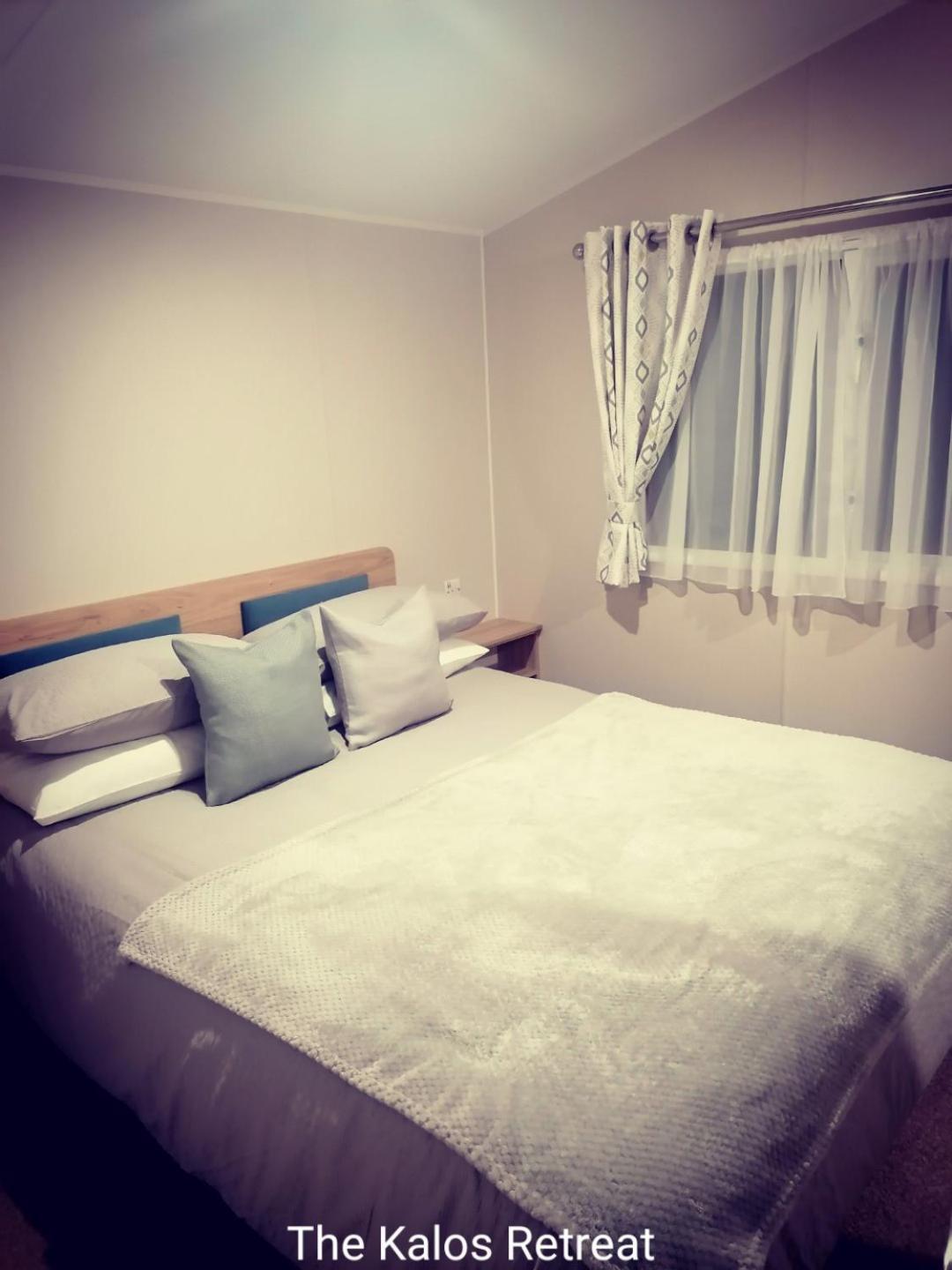 The Kalos Retreat - Hot Tub Lodge With Free 18 Hole Golf Course Swarland Екстер'єр фото